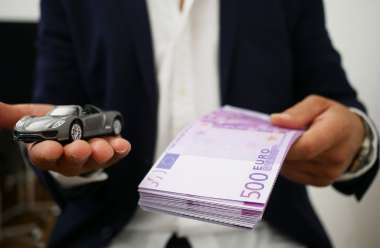 Comment financer au mieux l'achat d'une voiture? (Crédits photo : Pixabay - Raten Kauf )