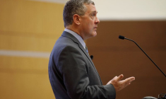 ETATS-UNIS: LA POLITIQUE DE LA FED EST TROP ACCOMMODANTE, DIT UN DE SES MEMBRES (BULLARD)