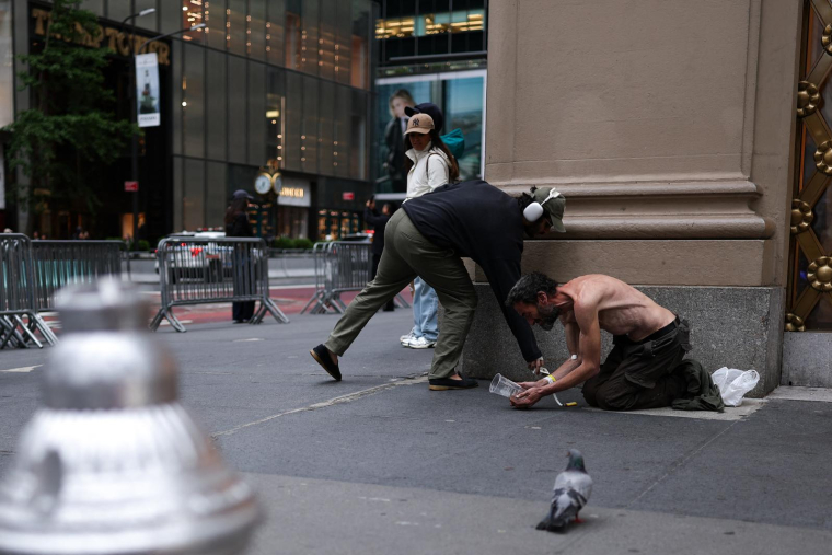 1,1 milliard de personnes vivent dans des bidonvilles ou des habitats informels selon l'agence onusienne. ( AFP / CHARLY TRIBALLEAU )