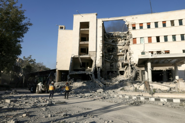 Le ministère syrien de la Défense et le quartier général de l'armée à Damas, partiellement détruit par un bombardement israélien, le 16 juillet 2025 en Syrie ( AFP / Bakr ALkasem )