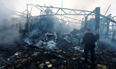 Quartier résidentiel endommagé par un tir de missile russe, à Kyiv