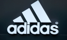 ADIDAS RELÈVE SES PERSPECTIVES MALGRÉ LES PROBLÈMES EN CHINE