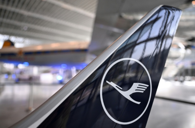 Le premier groupe de transport aérien européen Lufthansa a dit envisager davantage de liaisons directes pour l'Asie et l'Afrique ( AFP / Kirill KUDRYAVTSEV )