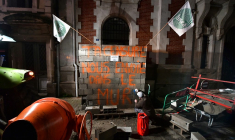 La permanence murée de François Hollande à Tulle, le 6 décembre 2024. ( AFP / PASCAL LACHENAUD )