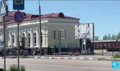 Frappes à Kherson : au moins 21 morts, un couvre feu sera mis en place de vendredi à dimanche