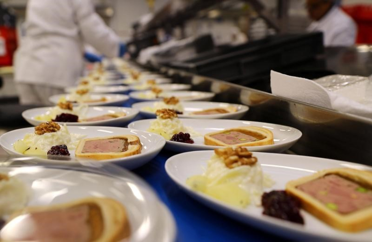 LUFTHANSA LANCE LA VENTE DE SON ACTIVITÉ DE RESTAURATION