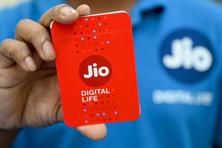 ( AFP / INDRANIL MUKHERJEE )