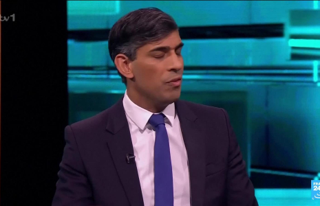 Législatives britanniques : Sunak et Starmer s'affrontent dans un premier débat