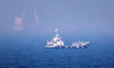 Des navires dans le détroit d'Ormuz, au large de Khor Fakkan, aux Emirats arabes unis, le 13 juillet 2026 ( AFP / - )