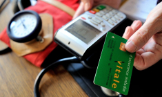 Selon la Cour des comptes, les aides accordées se sont élevées à 205 millions d'euros en 2023 et ont bénéficié à 15.000 médecins et 2.000 étudiants. ( AFP / PHILIPPE HUGUEN )