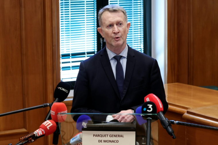 Le procureur de Monaco Stéphane Thibault lors d'une conférence de presse au lendemain d'une tentative d'assassinat contre un homme d'affaire d'origine ukrainienne, le 30 juin 2026 à Monaco ( AFP / Valery HACHE )