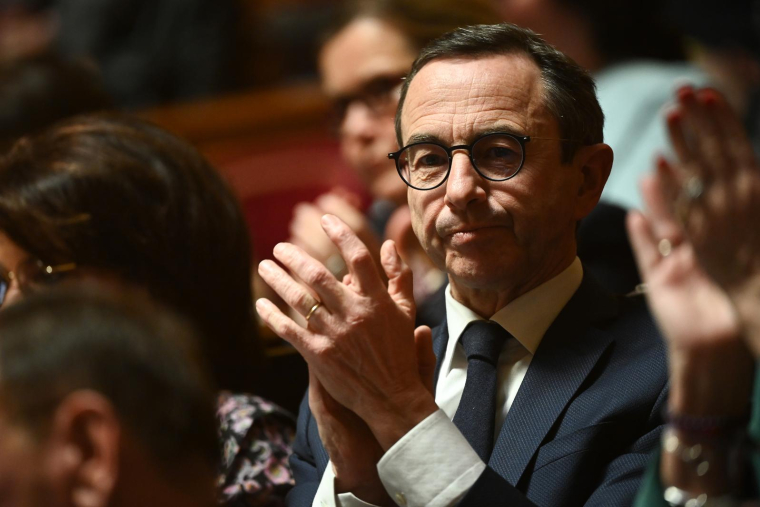 Le président du groupe LR au sénat, Bruno Retailleau le 2 mars 2023. ( AFP / Christophe ARCHAMBAULT )