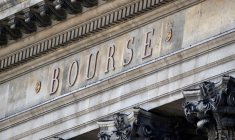 Le mot Bourse figure sur la façade du Palais Brongniart, ancienne Bourse de Paris, située place de la Bourse à Paris