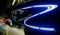 Photo d'archives d'une usine de Porsche à Stuttgart-Zuffenhausen