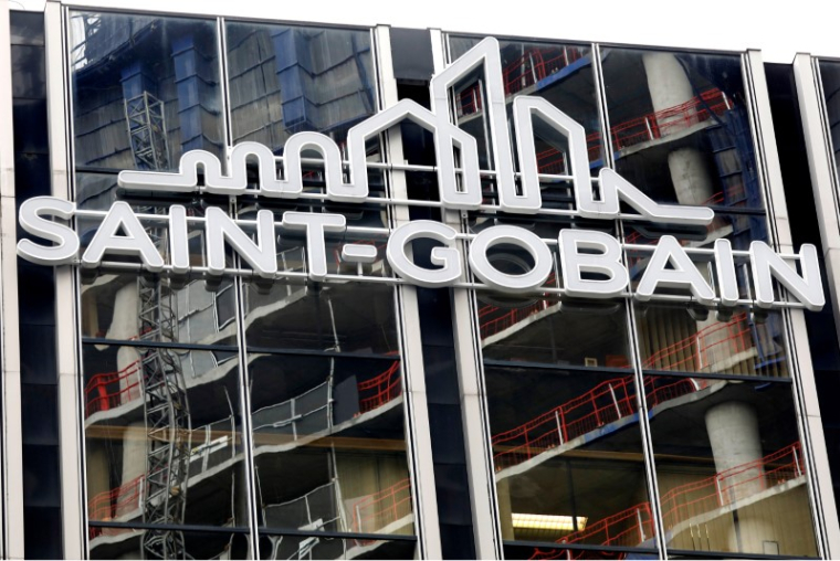 SAINT GOBAIN: CHIFFRE D'AFFAIRES +1,8% AU 3E TRIMESTRE, NOUVELLE ORGANISATION LE 26 NOVEMBRE