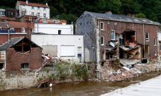 UN MOIS APRÈS LES INONDATIONS, LA BELGIQUE TENTE DE SE RECONSTRUIRE