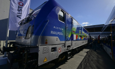 Une locomotive Traxx d'Alstom. ( AFP / JOHN MACDOUGALL )