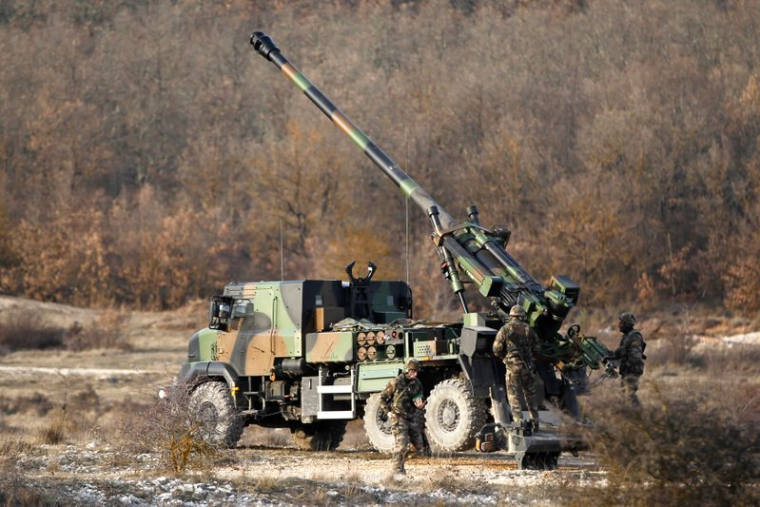 LA FRANCE VA VENDRE 52 CANONS D'ARTILLERIE À LA RÉPUBLIQUE TCHÈQUE