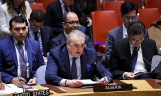 Les membres du Conseil de sécurité des Nations unies votent une résolution sur Gaza qui exige un cessez-le-feu immédiat, à New York