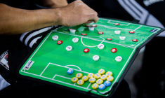 Les conseils tactiques extérieurs : nouvelle lubie ou aide précieuse pour les footballeurs ?