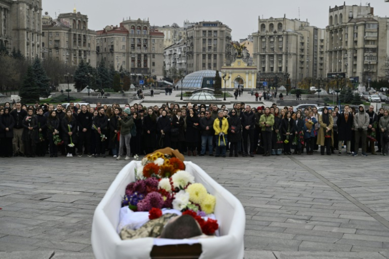 Funérailles de Kostiantyn Guzenko, soldat et photographe de 28 ans, à Kiev, le 7 novembre 2025 ( AFP / Genya SAVILOV )