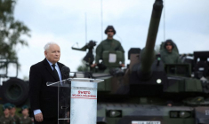 Conférence de presse une semaine avant le défilé de la Journée nationale de l'armée à la base militaire de Wesola, à Varsovie