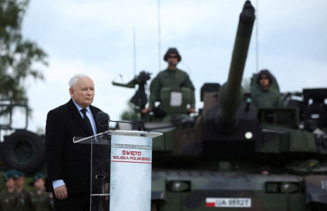 Conférence de presse une semaine avant le défilé de la Journée nationale de l'armée à la base militaire de Wesola, à Varsovie