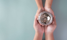 Comment faire des dons tout au long de l'année tout en réduisant votre impôt ? / iStock.com - StockerThings