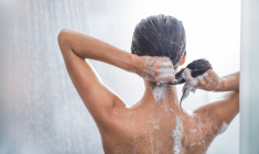 Quel que soit le moment que vous choisissez, l'efficacité de votre douche est influencée par de nombreux aspects de votre hygiène personnelle. (crédit: Adobe Stock)