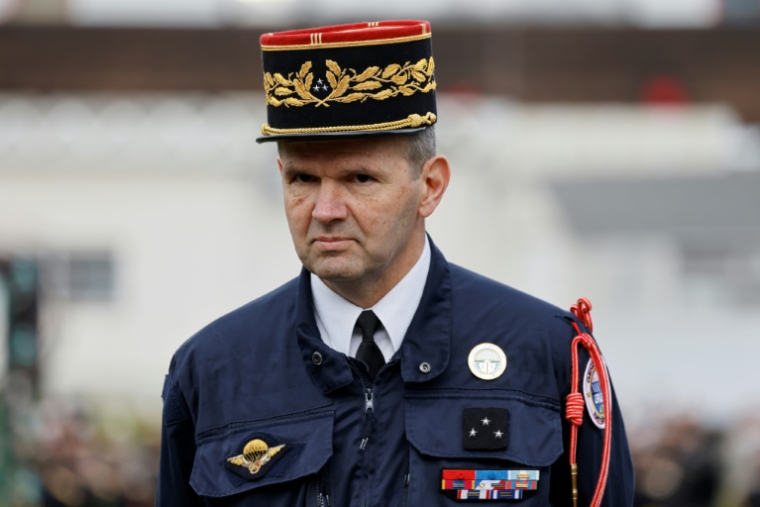 Le général Ghislain Rety lors d'un hommage au maréchal des Logis-Chef Arnaud Blanc, tué lors d'une opération contre l'orpaillage illégal en Guyane française, à la base du GIGN de Versailles-Satory à Versailles le 31 mars 2023 ( POOL / Ludovic MARIN )