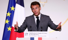 Le président Emmanuel Macron lors d'une conférence de presse organisée dans le cadre d'une réunion avec l'"équipe de France de l'électrification" à l'Élysée, le 26 mai 2026 à Paris ( POOL / Tom Nicholson )