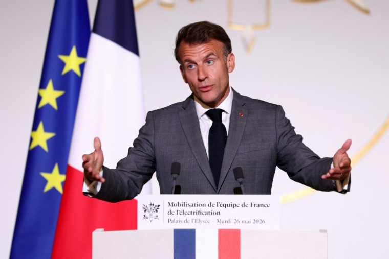 Le président Emmanuel Macron lors d'une conférence de presse organisée dans le cadre d'une réunion avec l'"équipe de France de l'électrification" à l'Élysée, le 26 mai 2026 à Paris ( POOL / Tom Nicholson )