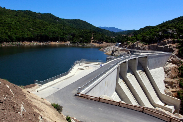 Le barrage de Rizzanese, en Corse (illustration) ( AFP / PASCAL POCHARD CASABIANCA )