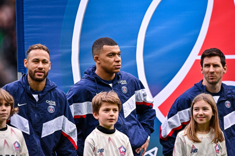 Neymar : « Quand Messi est arrivé au PSG, je pense que Mbappé était un peu jaloux »