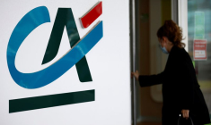 CRÉDIT AGRICOLE DOUBLE SES BÉNÉFICES AU T2, RECUL DU COÛT DU RISQUE