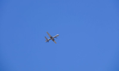 LES DRONES AMÉRICAINS DOIVENT CESSER D'ENTRER EN AFGHANISTAN, AVERTISSENT LES TALIBAN