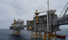 Deux plateformes en mer du Nord, à 140 kilomètres à l'ouest de Stavanger, en Norvège, le 3 décembre 2019 ( AFP / Tom LITTLE )