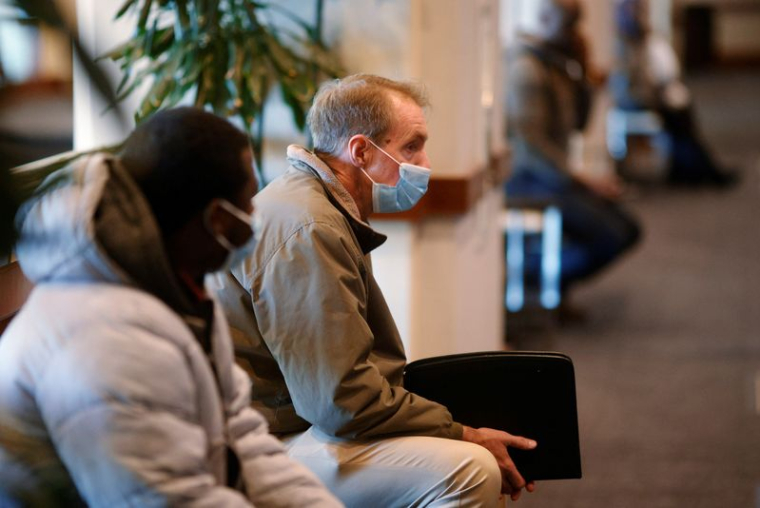 Un salon de l'emploi à l'aéroport international de Logan à Boston