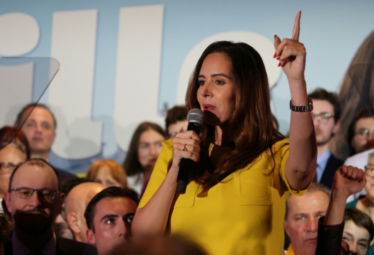 L'eurodéputée d'extrême droite Sarah Knafo (Reconquête!) s'adresse à ses partisans après les résultats du 1er tour des municipales, le 15 mars 2026 à Paris ( AFP / Ludovic MARIN )