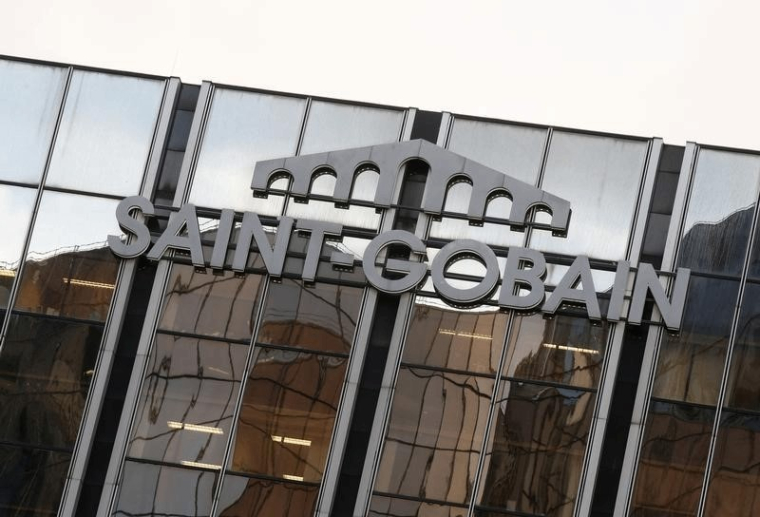 ST-GOBAIN SE RENFORCE EN ASIE EN RACHETANT E-MIX
