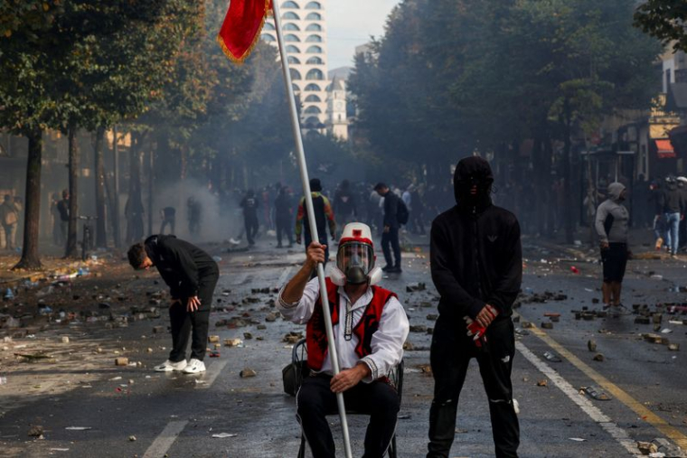 Des étudiants albanais organisent une manifestation antigouvernementale à Tirana