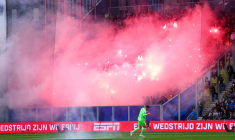 Aux Pays-Bas, des feux d'artifice lancés par des fans font des blessés