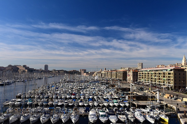 La ville de Marseille compterait 40.000 logements présentant un risque pour la santé ou la sécurité. (crédit : Tiberio Frascari)