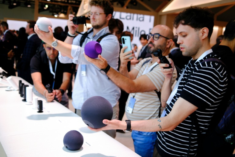 Les nouvelles enceintes connectées Echo d'Amazon, à New York ( AFP / CHARLY TRIBALLEAU )