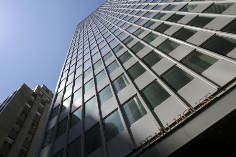 La façade d'un immeuble de bureaux converti en logement à New York, le 10 avril 2026 ( AFP / ANGELA WEISS )