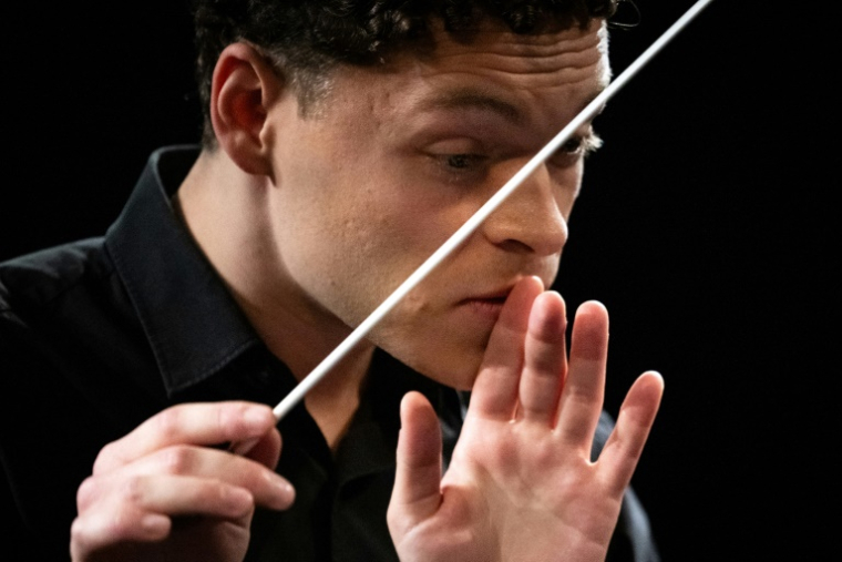 Le chef d'orchestre américain Kyrian Friedenberg participe au concours international des jeunes chefs d'orchestre de Besançon le 24 septembre 2025 ( AFP / SEBASTIEN BOZON )
