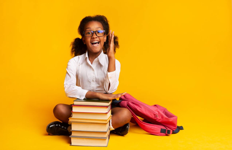 ATOL propose des lunettes adaptées aux enfants dyslexiques - iStock-Prostock-Studio