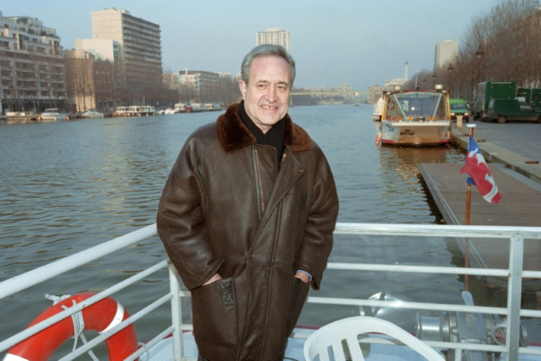 Jean Tiberi le 28 janvier 1998 à Saint-Denis, en Seine-Saint-Denis ( AFP / Patrick KOVARIK )