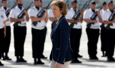 FLORENCE PARLY VEUT RASSURER SUR LE BUDGET DES ARMÉES