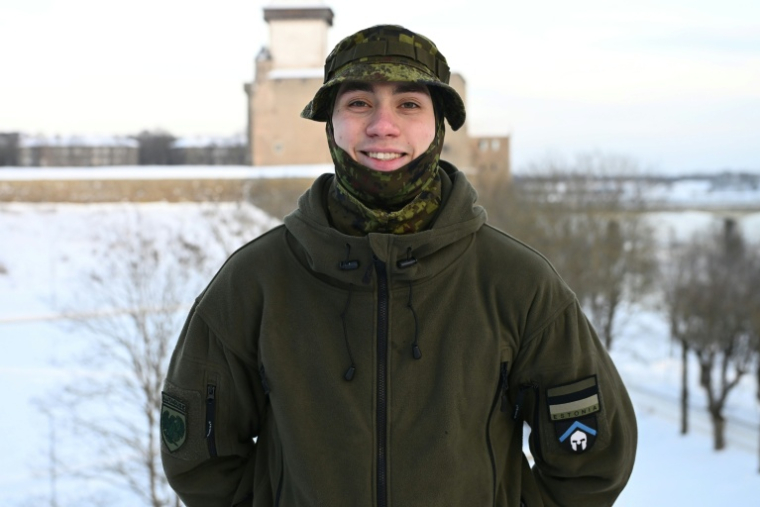 Jelissei Soloviev, membre de l'organisation de défense bénévole Kaitseliit, le 17 janvier 2026, à Narva, en Estonie ( AFP / STR )